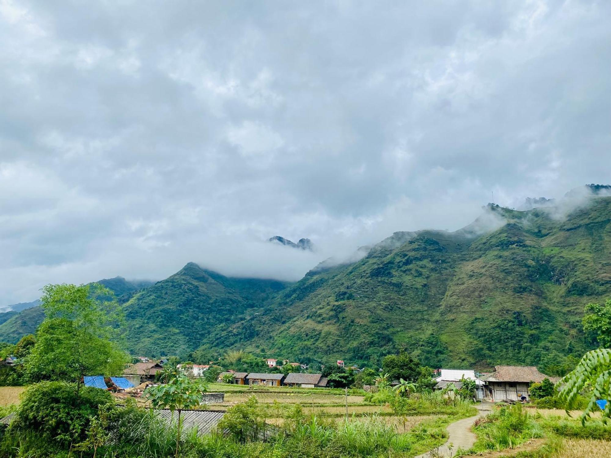 Du Gia Field View Homestay Làng Cac Exterior foto