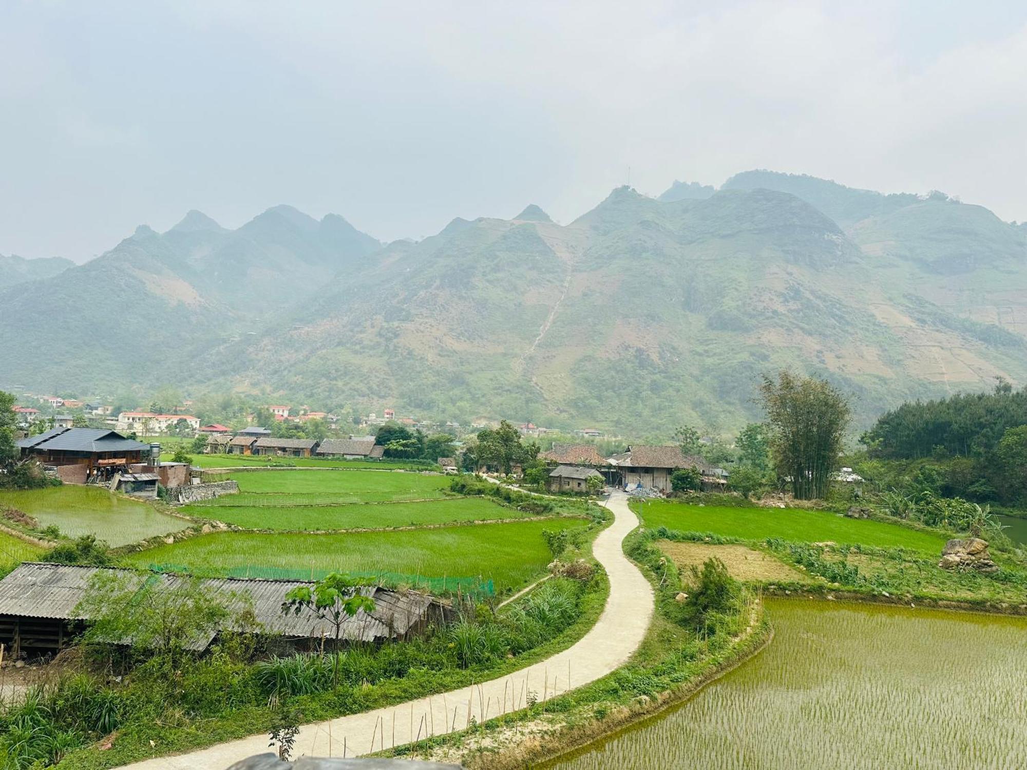 Du Gia Field View Homestay Làng Cac Exterior foto